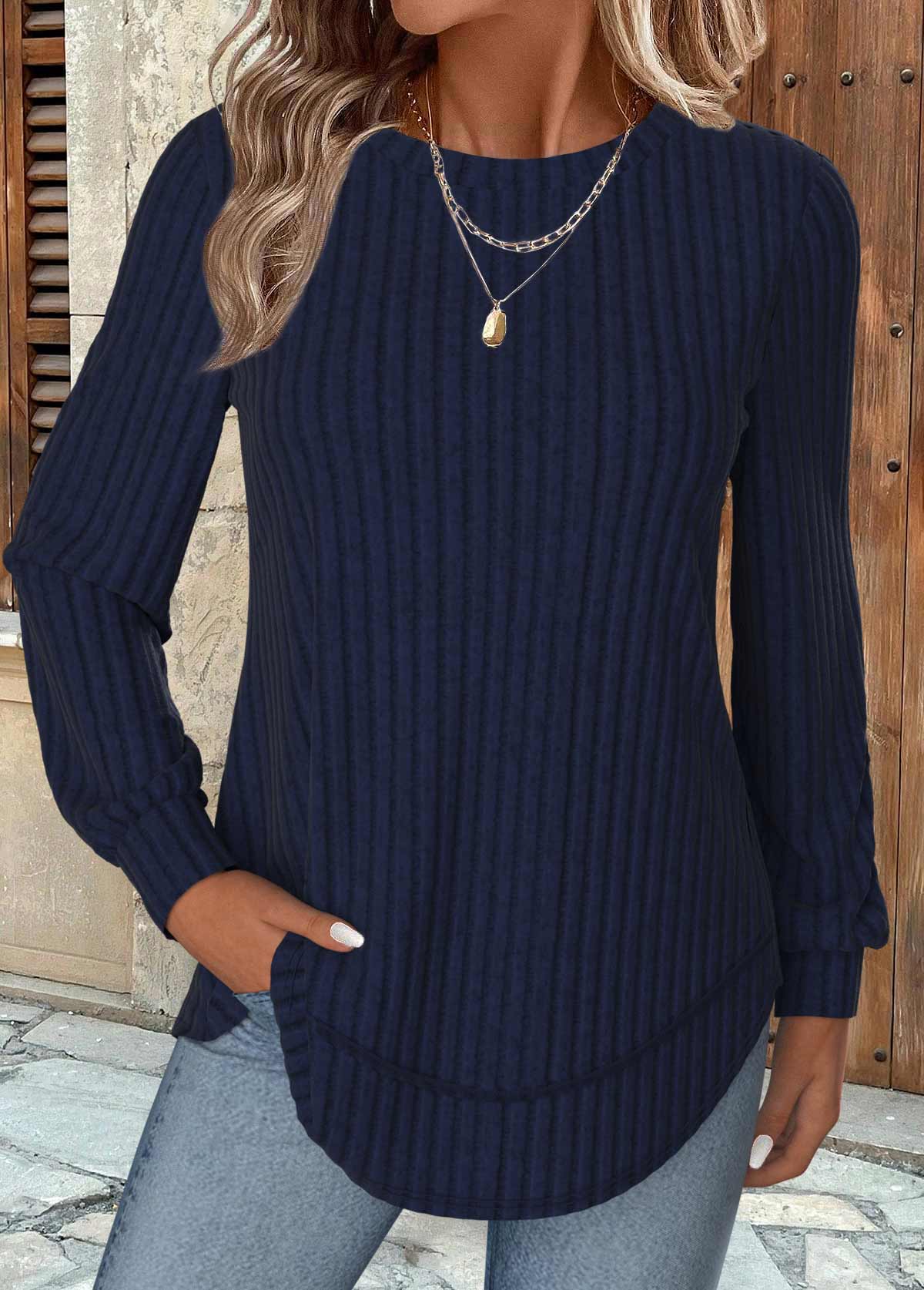 Bluza Damska Navy – Komfort i Codzienna Elegancja