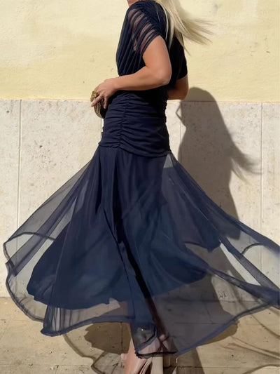 Elegancka Sukienka z Boutonnière dla Kobiet