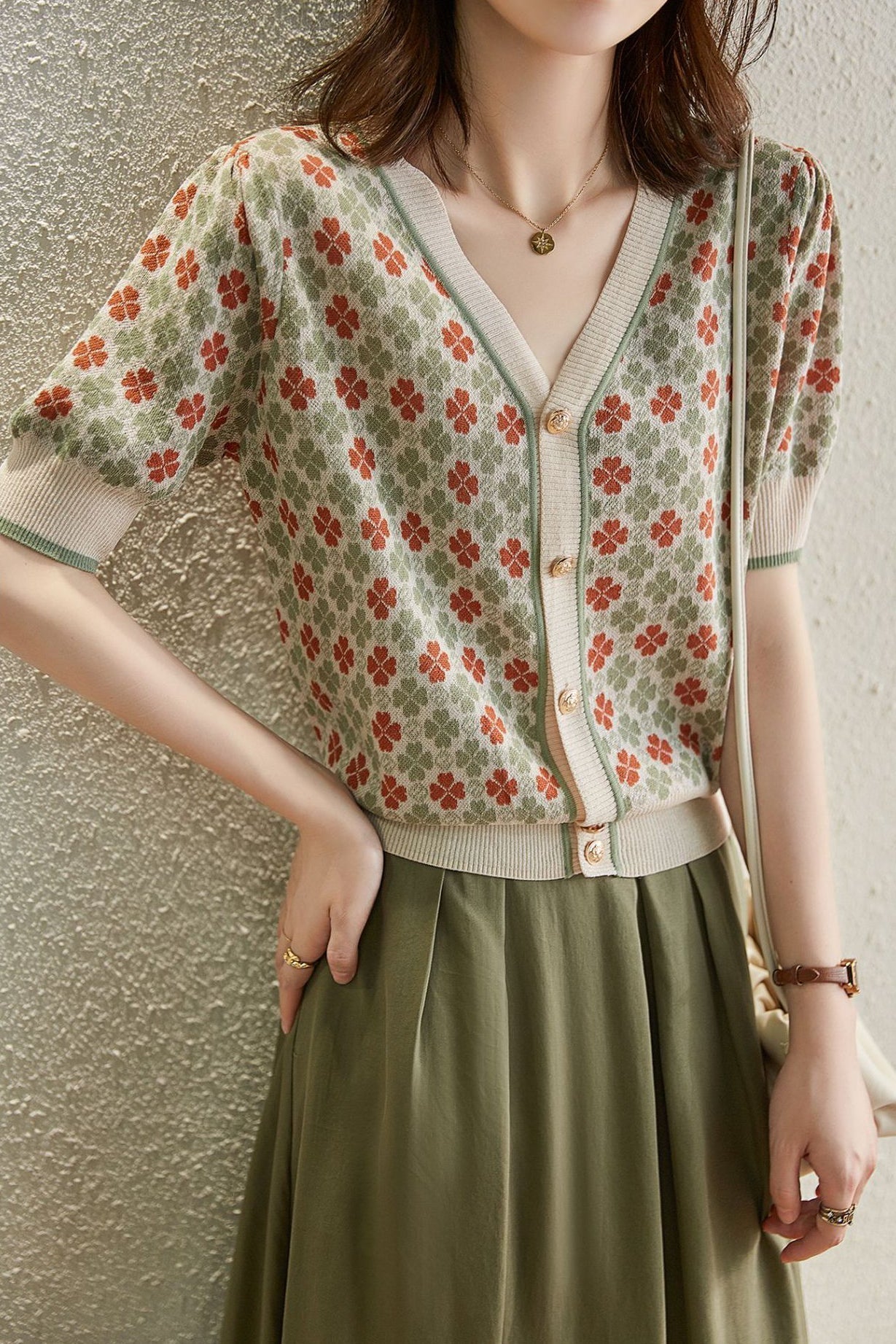 Kardigan Retro Jacquard Damski - Krótki Kamizelka z Dekoltem w Serek, Stylowy i Wygodny