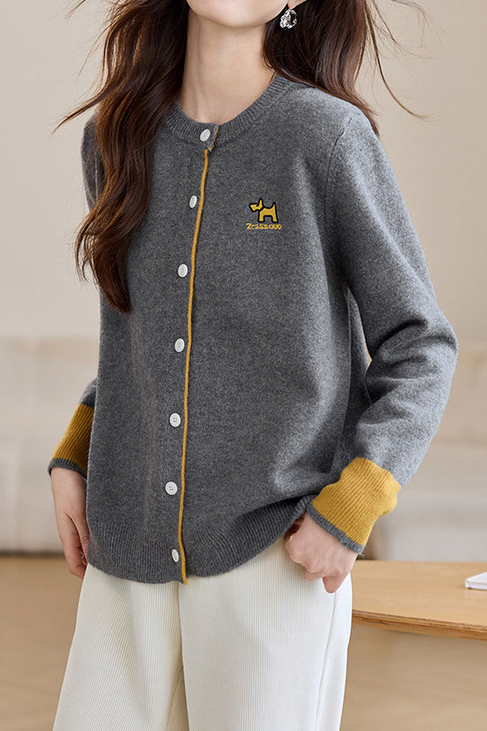 Casualowy Sweter na Guziki z Haftem