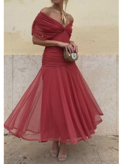 Elegancka Sukienka z Boutonnière dla Kobiet