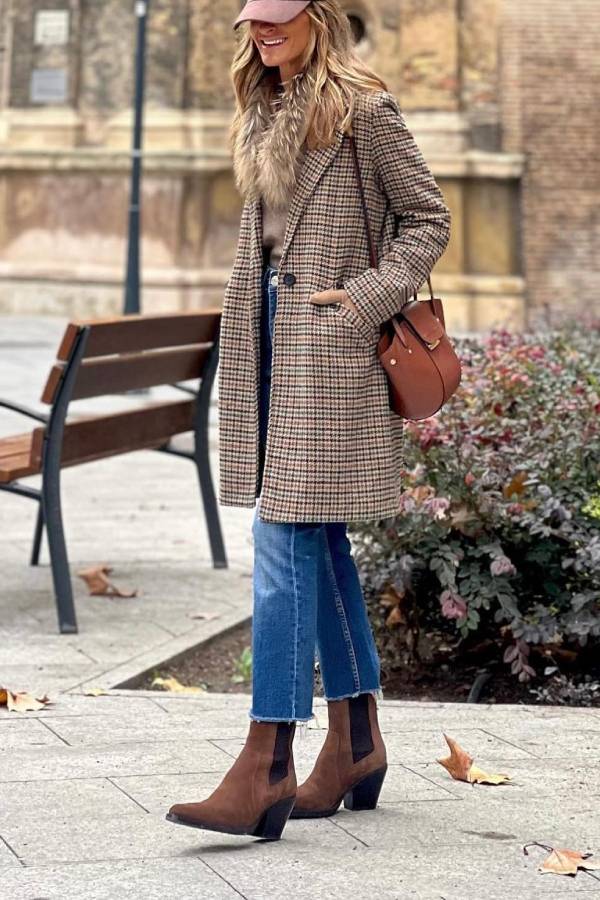 Brązowy wełniany płaszcz w kratę dla kobiet – Brytyjska elegancja na jesień i zimę
