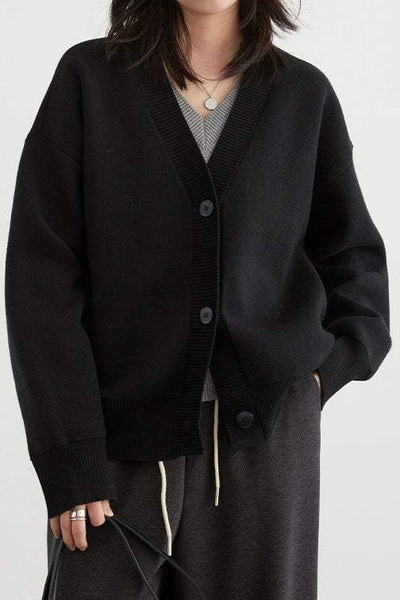 Warstwowy sweter z dekoltem serek